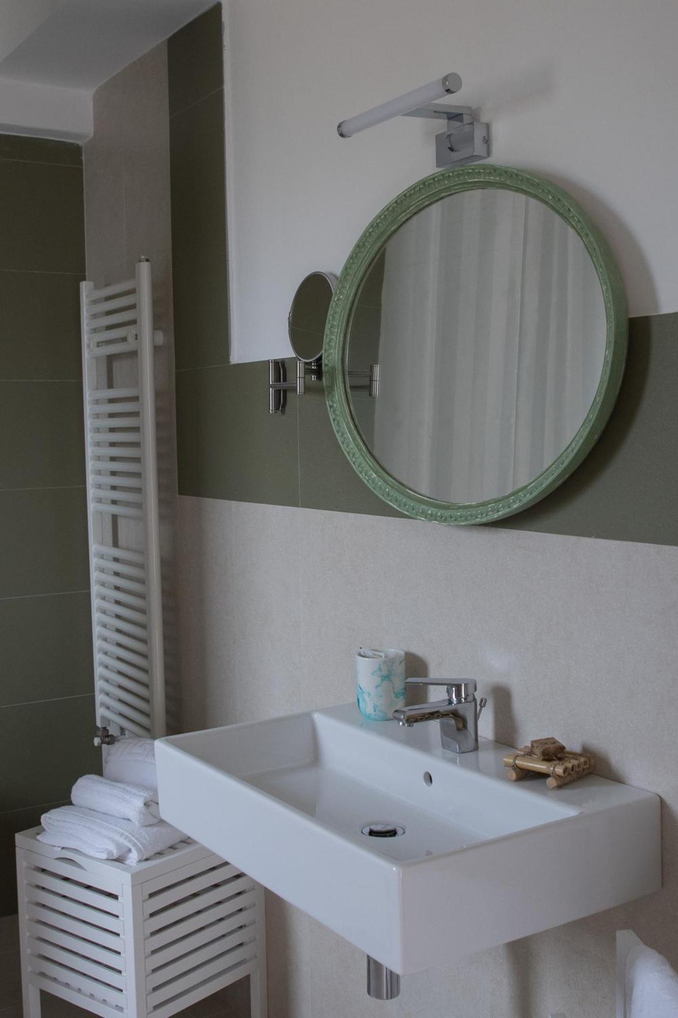 Ych-Le Grotte Di Sileno Bed & Breakfast Castellaneta Rom bilde